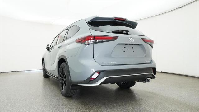 new 2025 Toyota Highlander car, priced at $52,728