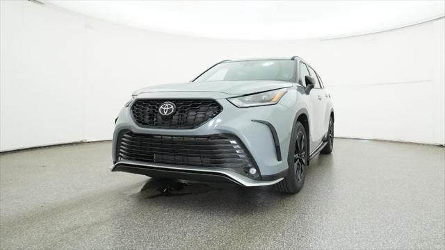 new 2025 Toyota Highlander car, priced at $52,728