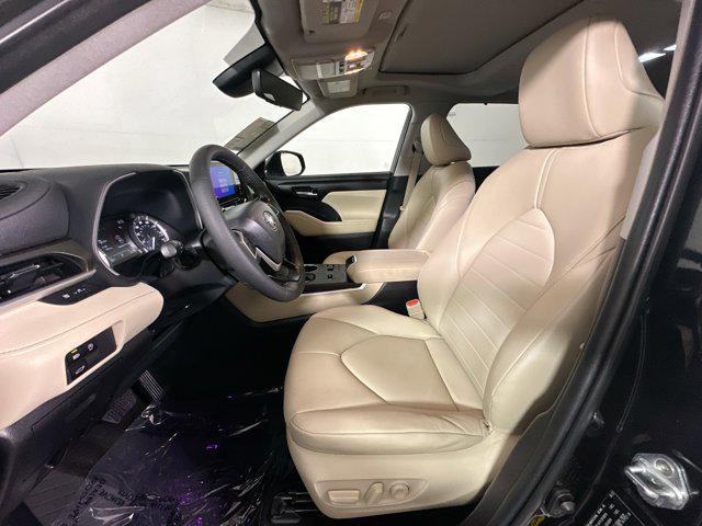 used 2023 Toyota Highlander car, priced at $32,477