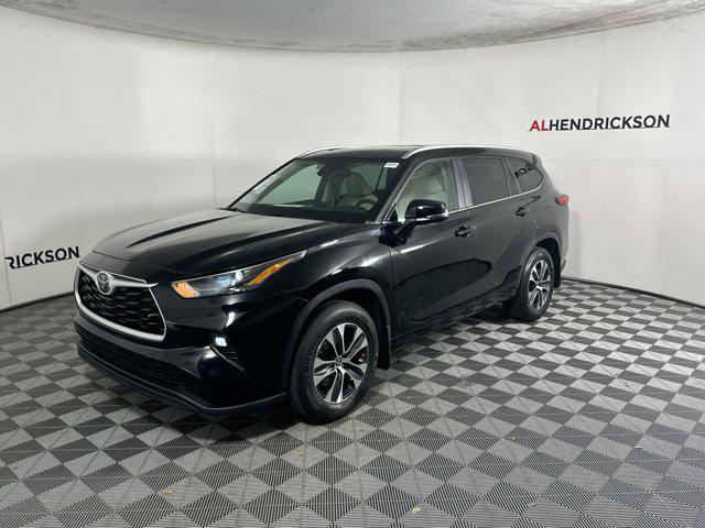 used 2023 Toyota Highlander car, priced at $32,477