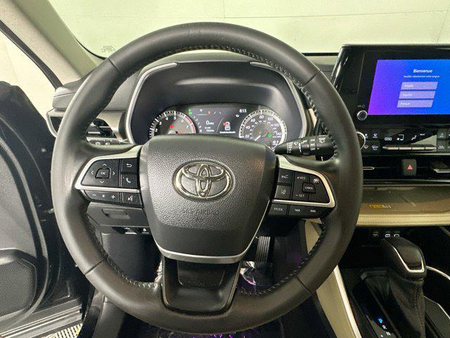 used 2023 Toyota Highlander car, priced at $32,477
