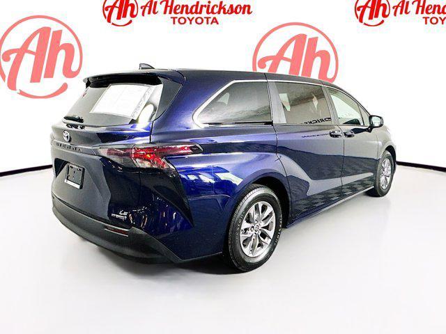 used 2023 Toyota Sienna car, priced at $30,986