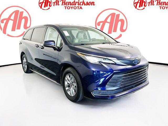used 2023 Toyota Sienna car, priced at $30,986