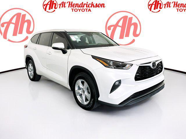used 2022 Toyota Highlander car, priced at $28,999