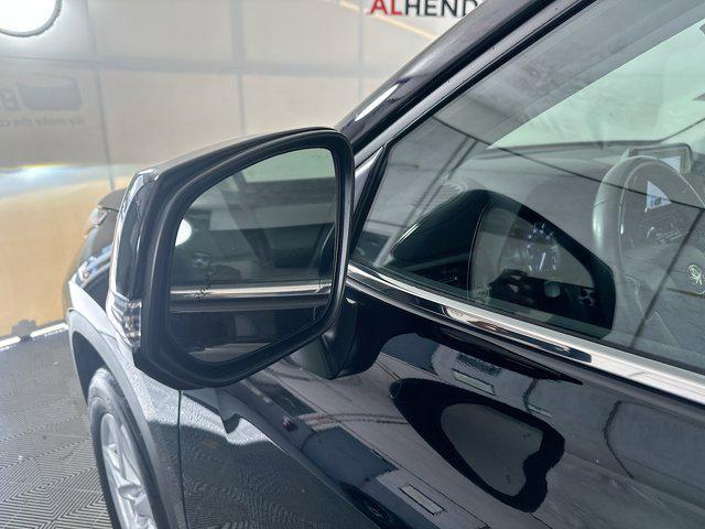 used 2023 Toyota Highlander car, priced at $30,977