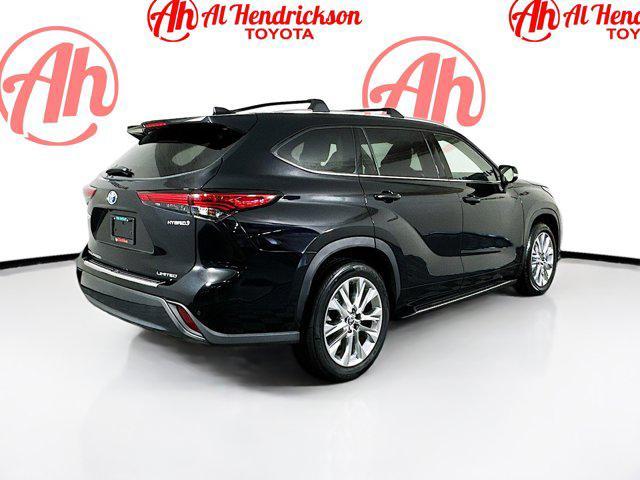 used 2022 Toyota Highlander Hybrid car