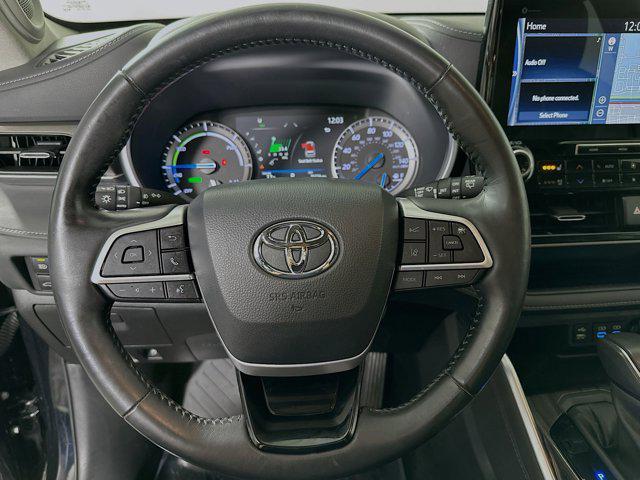 used 2022 Toyota Highlander Hybrid car