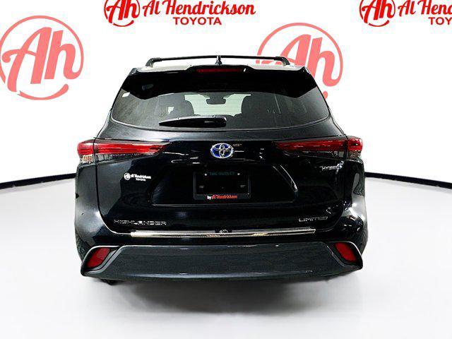 used 2022 Toyota Highlander Hybrid car