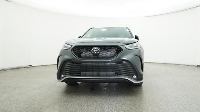 new 2025 Toyota Highlander car, priced at $52,728
