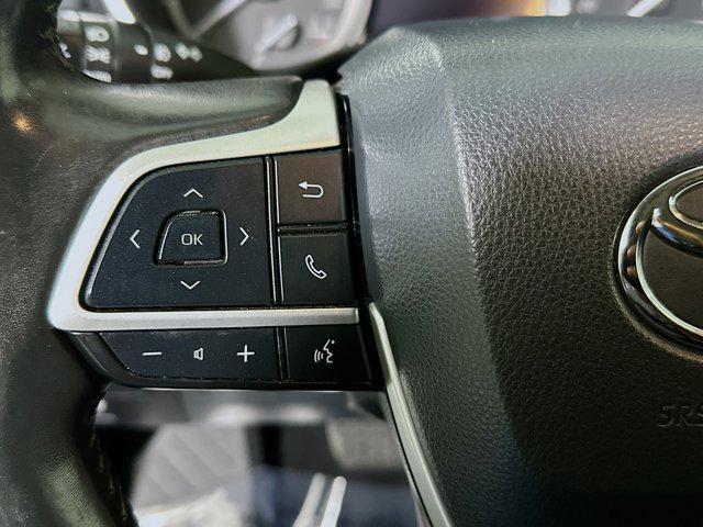 used 2022 Toyota Highlander car, priced at $32,577