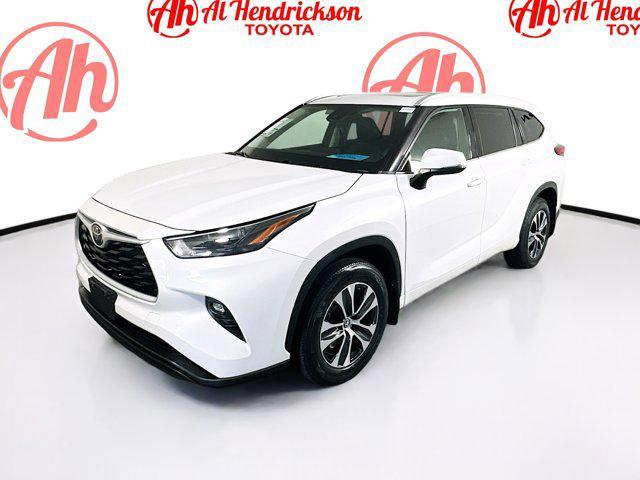 used 2022 Toyota Highlander car, priced at $32,577