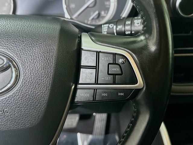 used 2022 Toyota Highlander car, priced at $32,577
