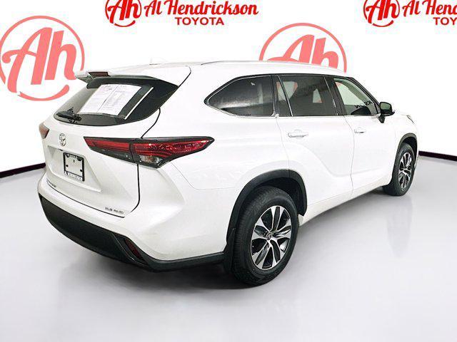 used 2022 Toyota Highlander car, priced at $32,577