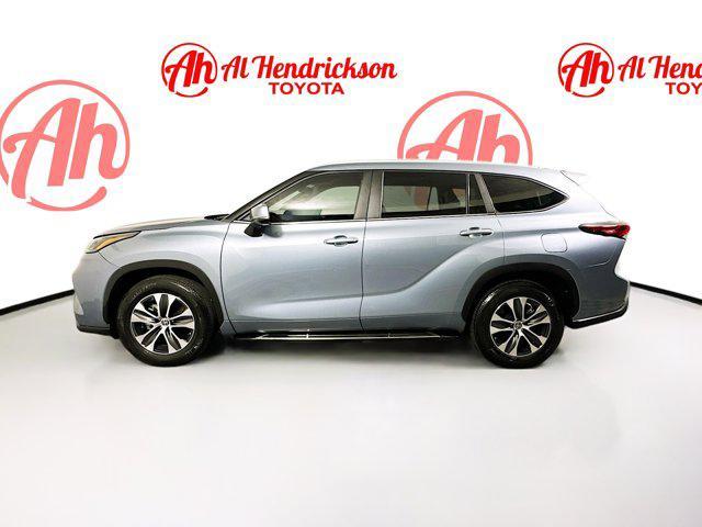 used 2023 Toyota Highlander car, priced at $34,977