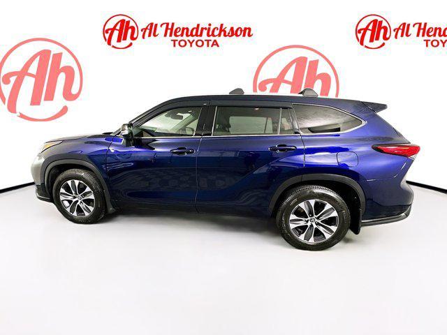 used 2022 Toyota Highlander car, priced at $30,977