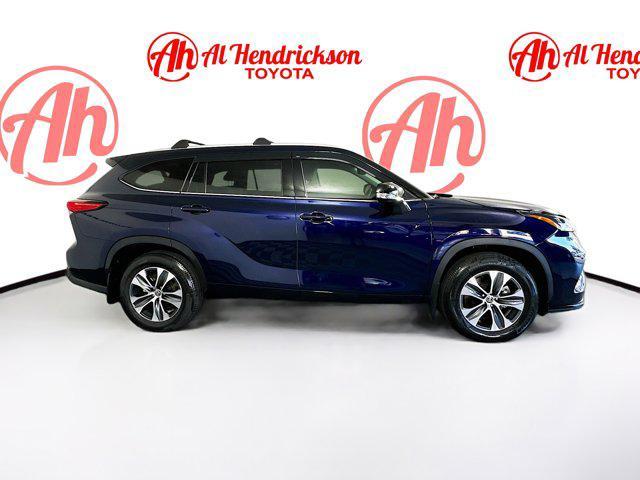 used 2022 Toyota Highlander car, priced at $30,977