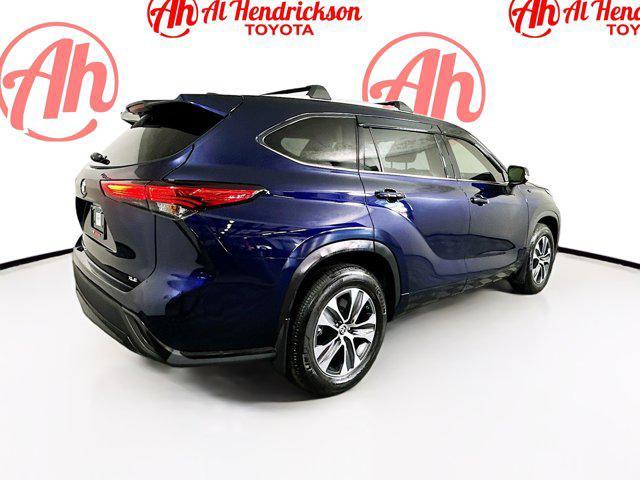 used 2022 Toyota Highlander car, priced at $30,977