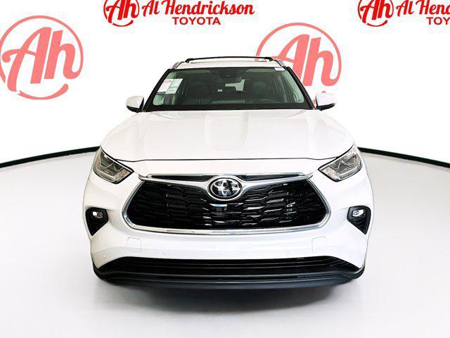 used 2022 Toyota Highlander car, priced at $36,677