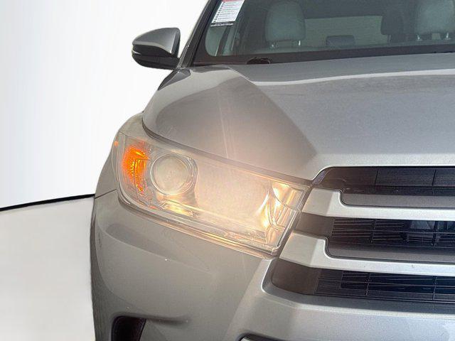 used 2019 Toyota Highlander car, priced at $26,277