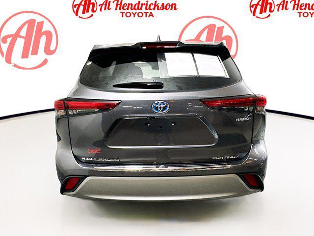used 2021 Toyota Highlander Hybrid car, priced at $26,999