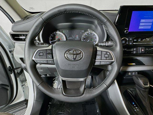 used 2023 Toyota Highlander car, priced at $34,477