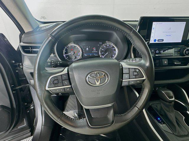 used 2023 Toyota Highlander car, priced at $31,977