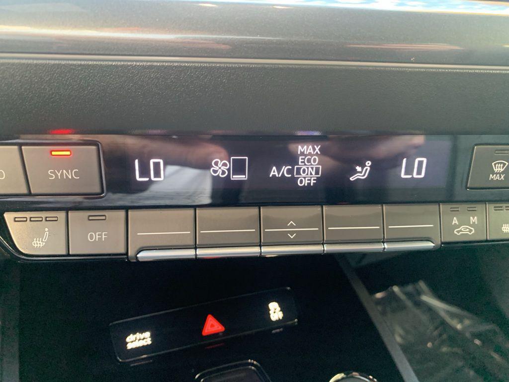 used 2024 Audi Q4 e-tron Sportback car, priced at $36,865