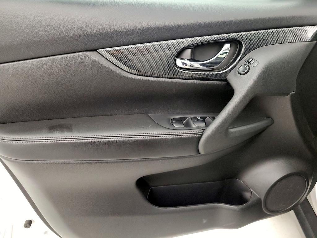 used 2016 Nissan Rogue car, priced at $13,998