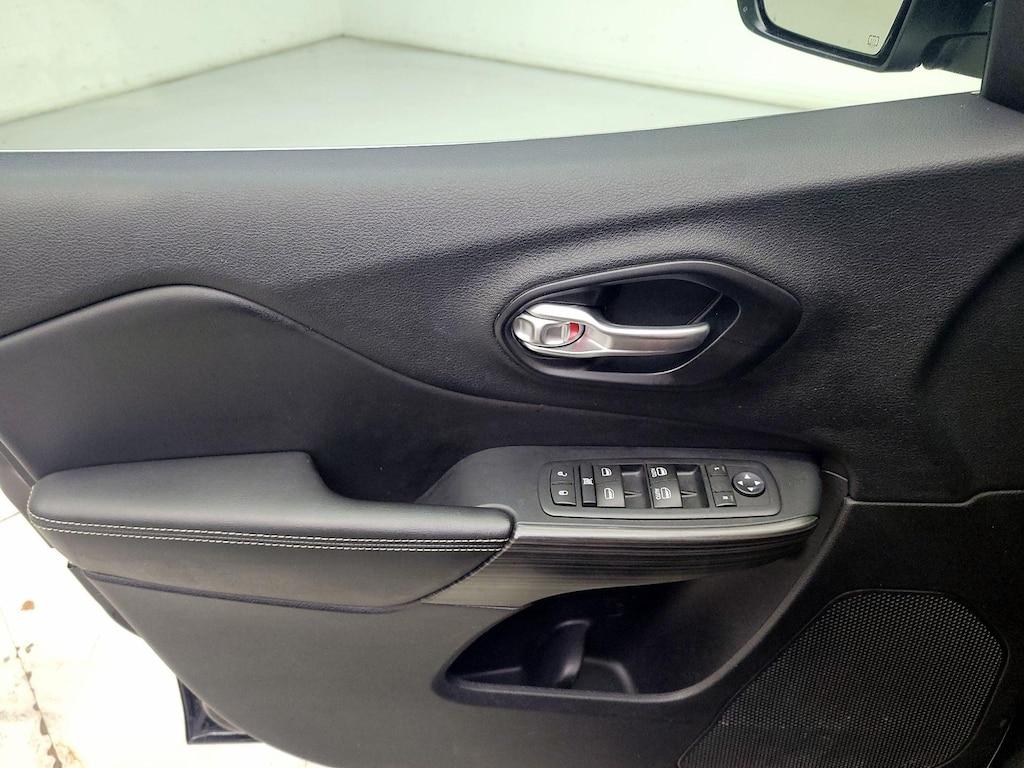 used 2015 Jeep Cherokee car, priced at $13,998