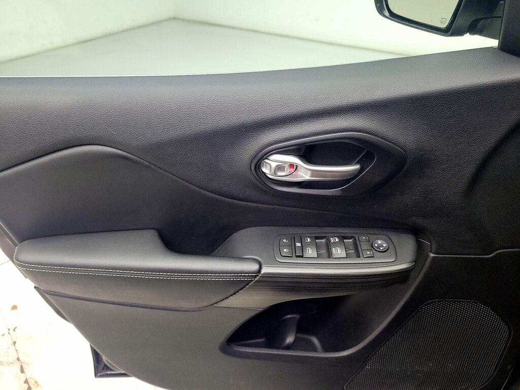 used 2015 Jeep Cherokee car, priced at $14,599