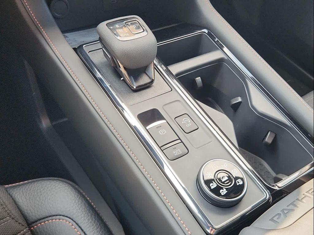 new 2025 Nissan Pathfinder car, priced at $43,178