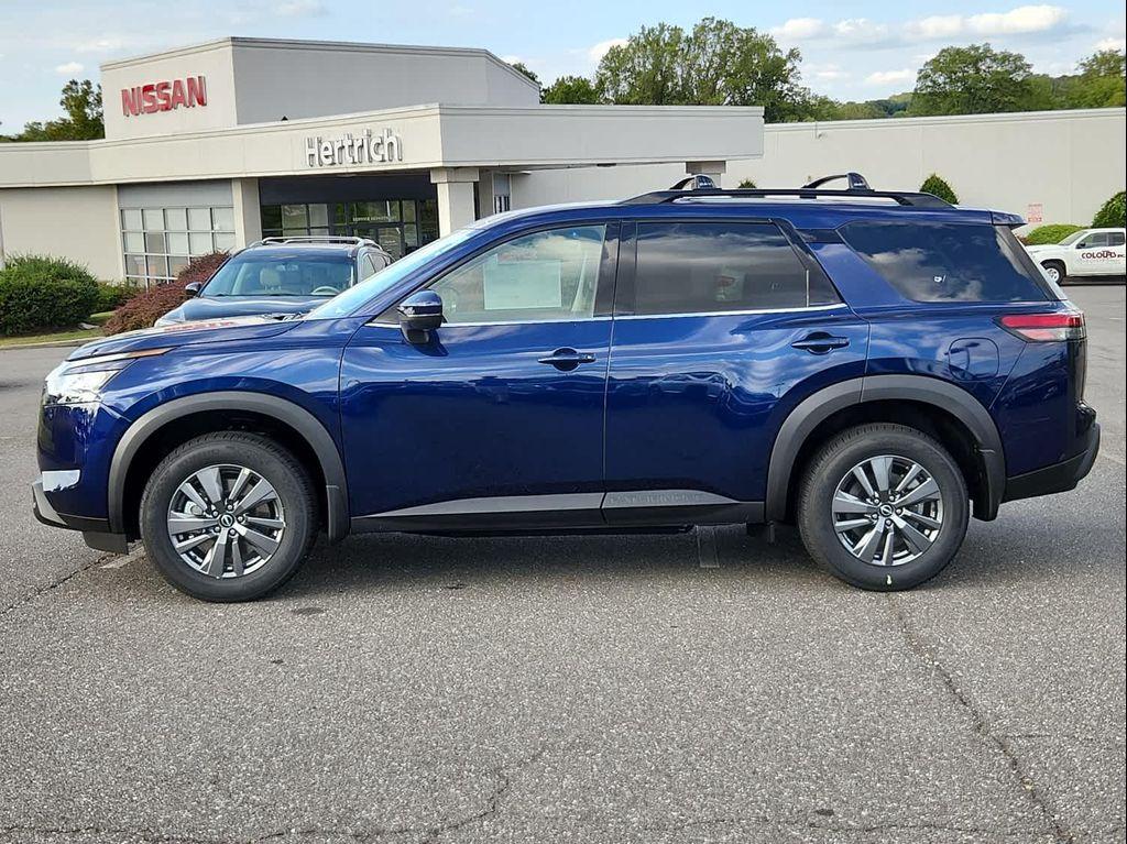new 2025 Nissan Pathfinder car, priced at $39,883