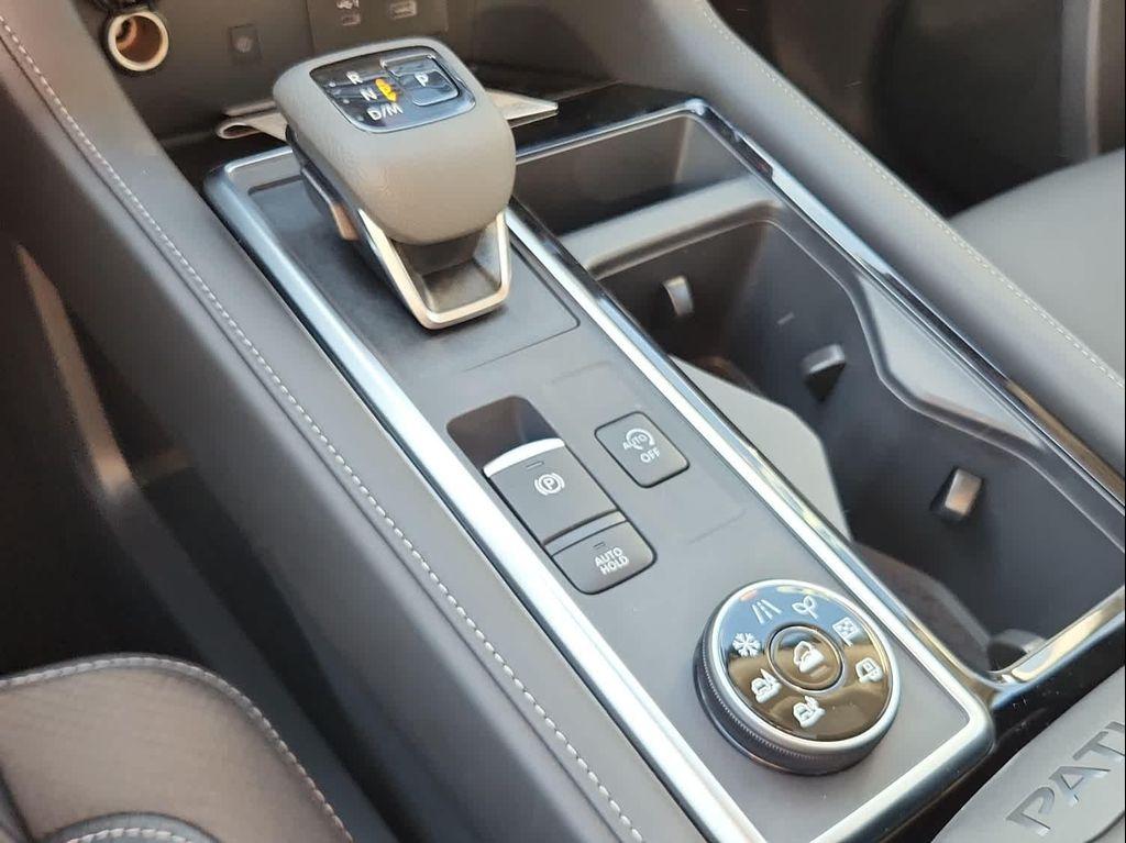 new 2025 Nissan Pathfinder car, priced at $43,593