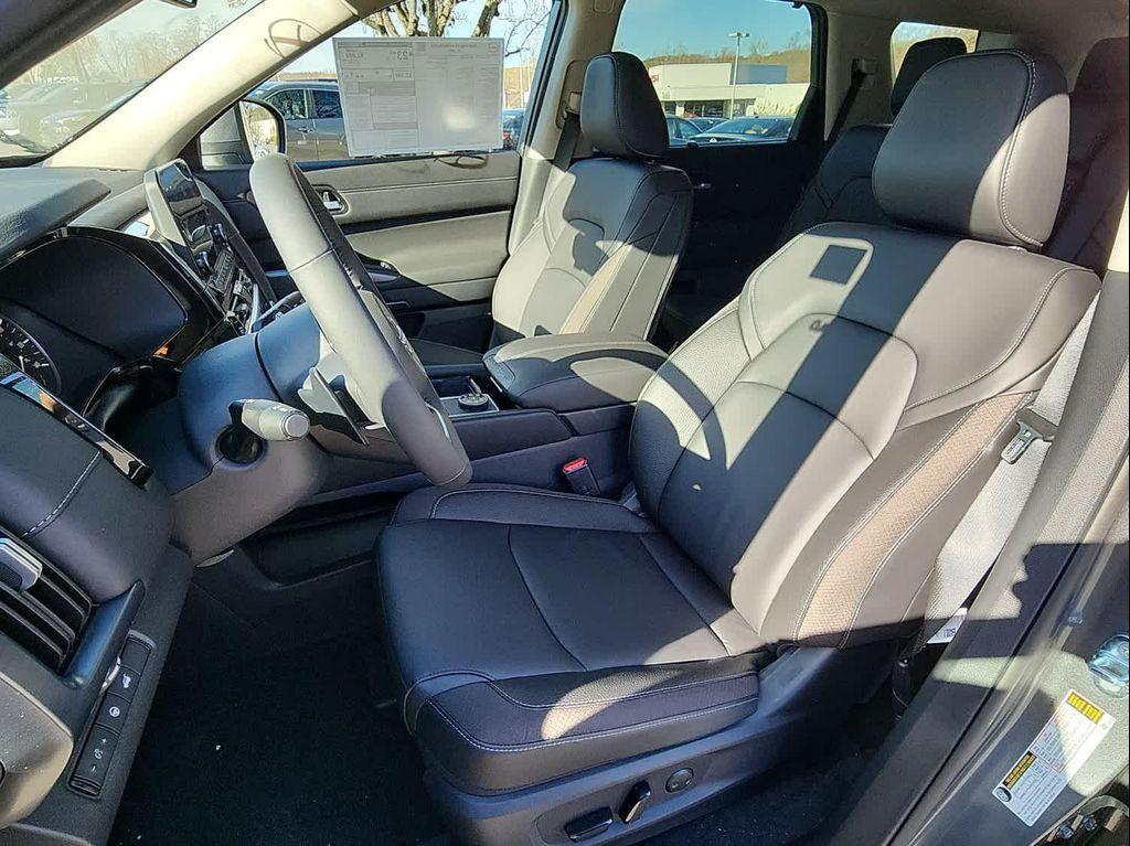 new 2025 Nissan Pathfinder car, priced at $43,593