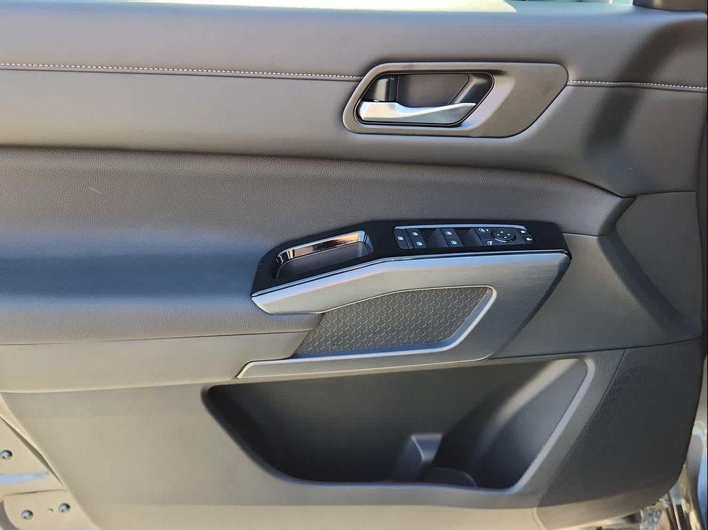 new 2025 Nissan Pathfinder car, priced at $43,593