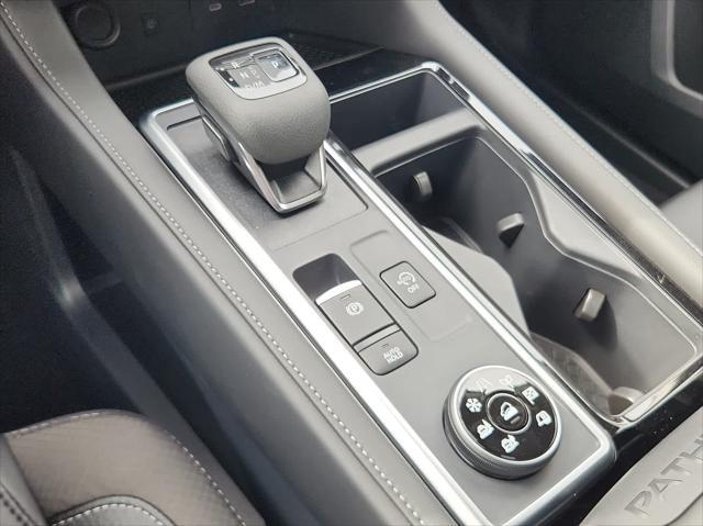 new 2025 Nissan Pathfinder car, priced at $47,735