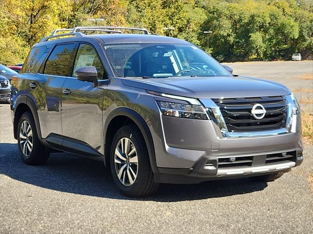 new 2024 Nissan Pathfinder car, priced at $45,932