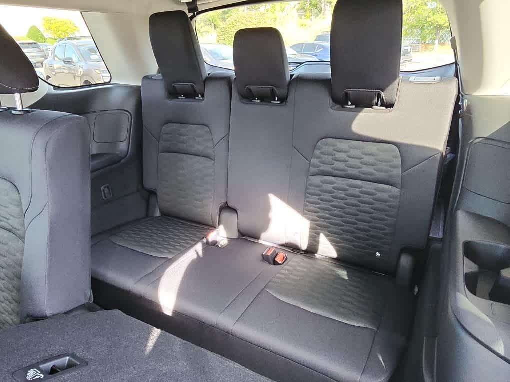 new 2025 Nissan Pathfinder car, priced at $40,928