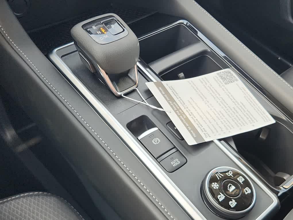 new 2025 Nissan Pathfinder car, priced at $40,928