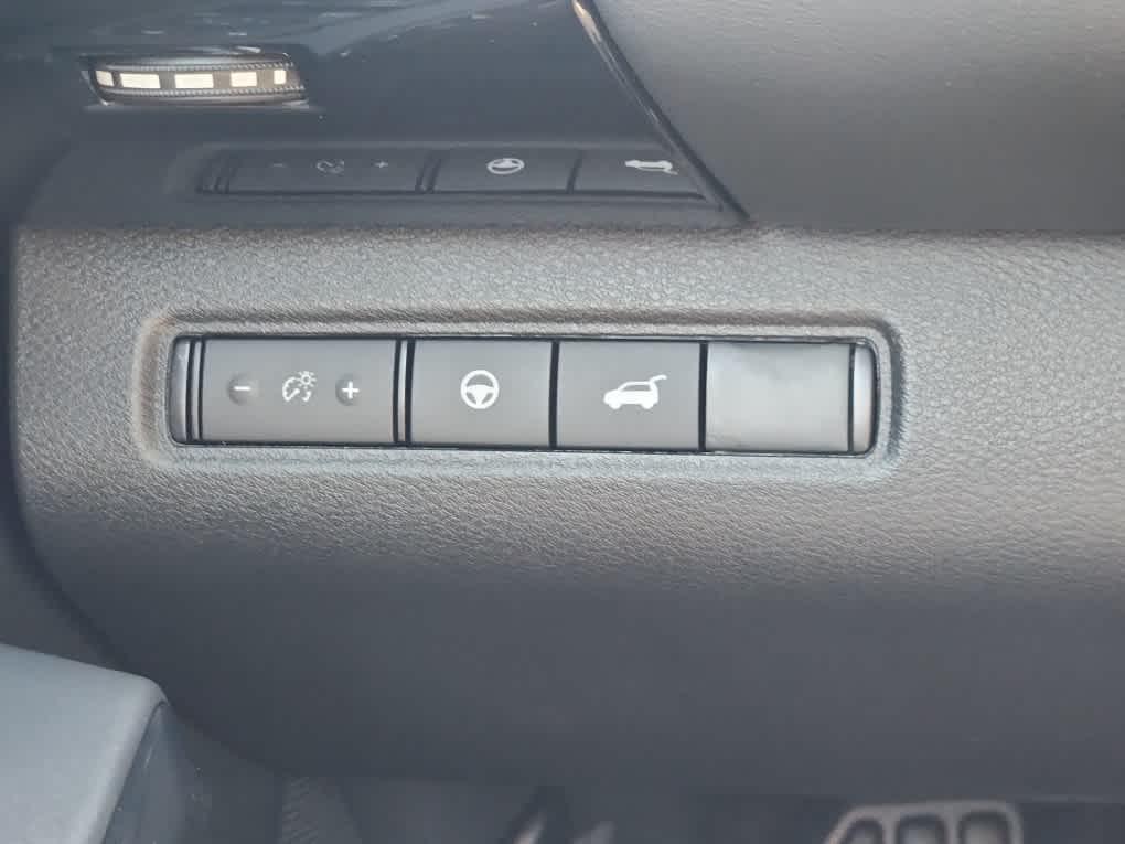 new 2025 Nissan Pathfinder car, priced at $40,928