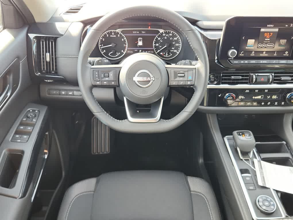 new 2025 Nissan Pathfinder car, priced at $40,928