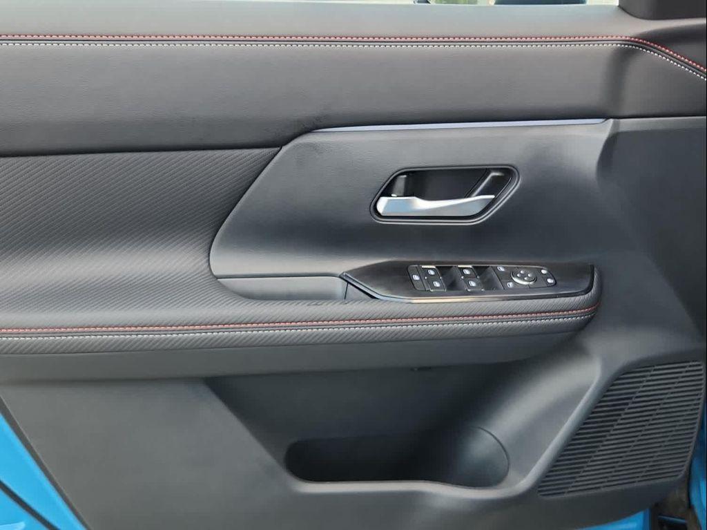 new 2025 Nissan Kicks car, priced at $29,938