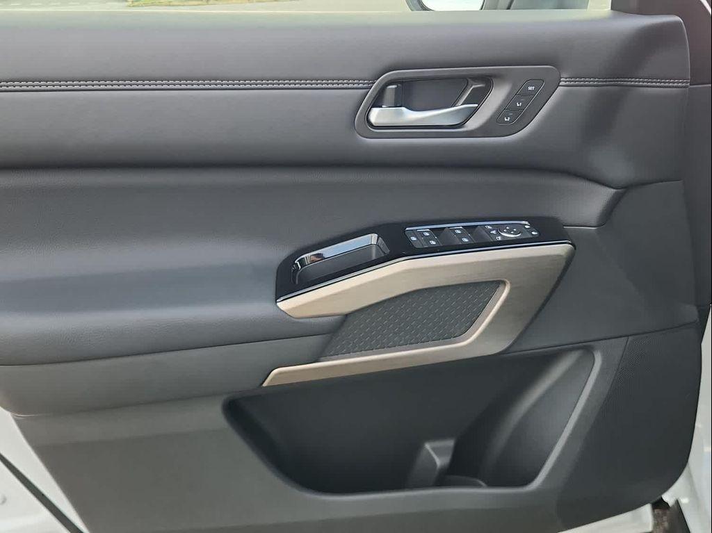 new 2025 Nissan Pathfinder car, priced at $49,953