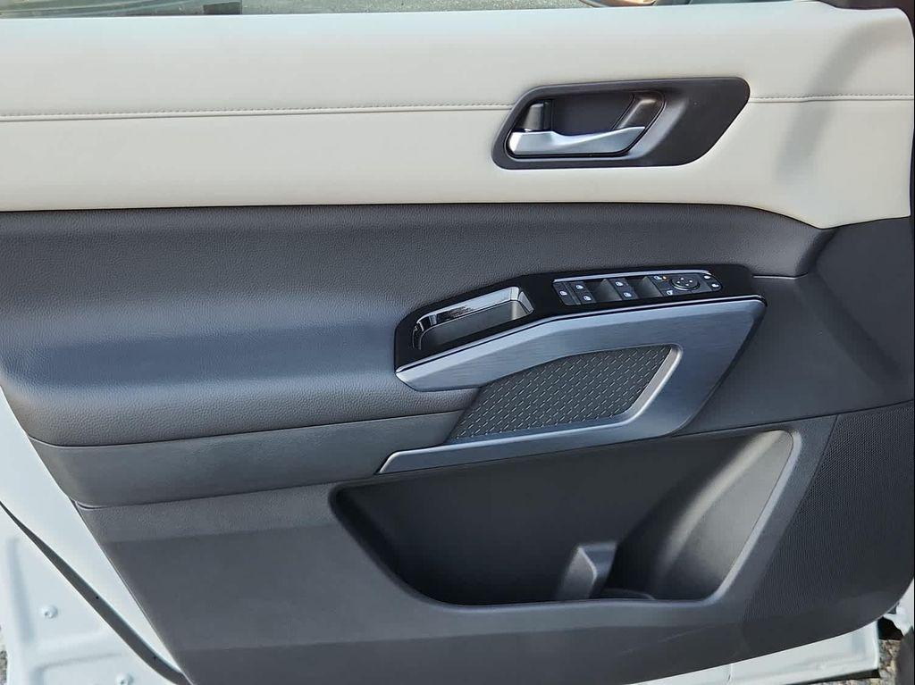 new 2025 Nissan Pathfinder car, priced at $43,618