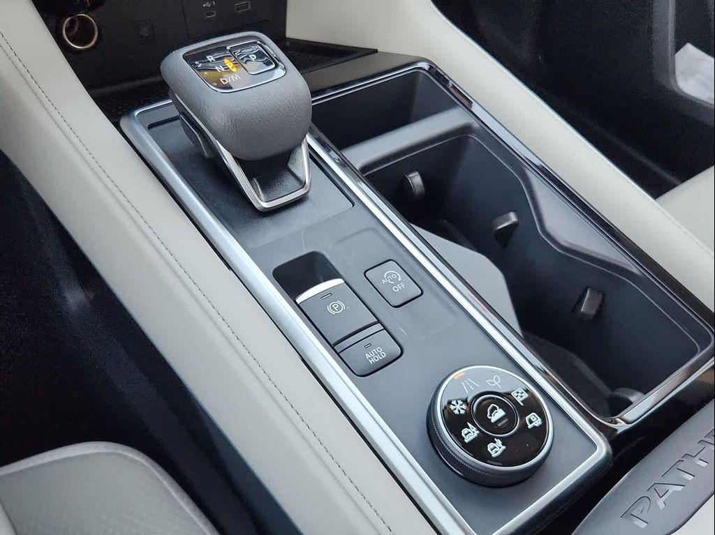 new 2025 Nissan Pathfinder car, priced at $43,618