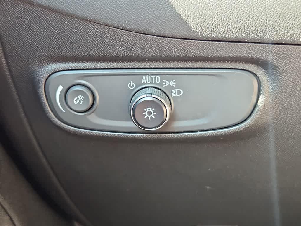 used 2022 Chevrolet Equinox car, priced at $19,989