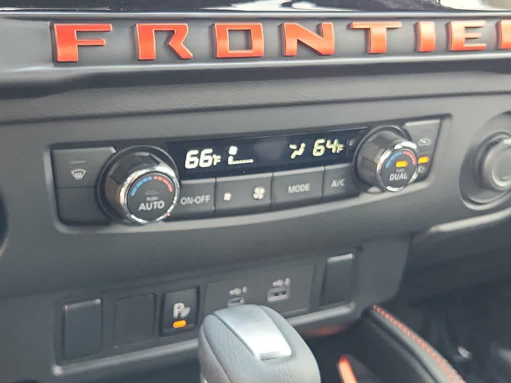 new 2025 Nissan Frontier car