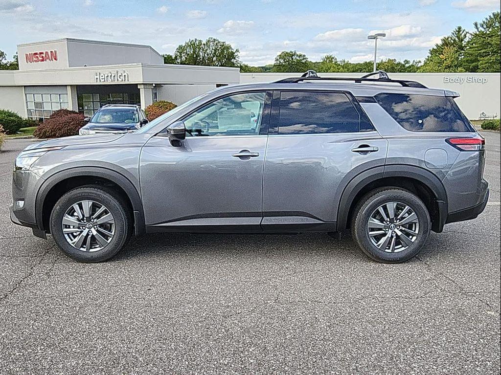 new 2025 Nissan Pathfinder car, priced at $40,778