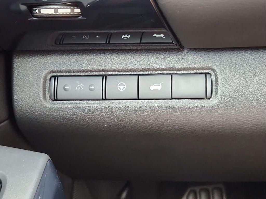 new 2025 Nissan Pathfinder car, priced at $40,778