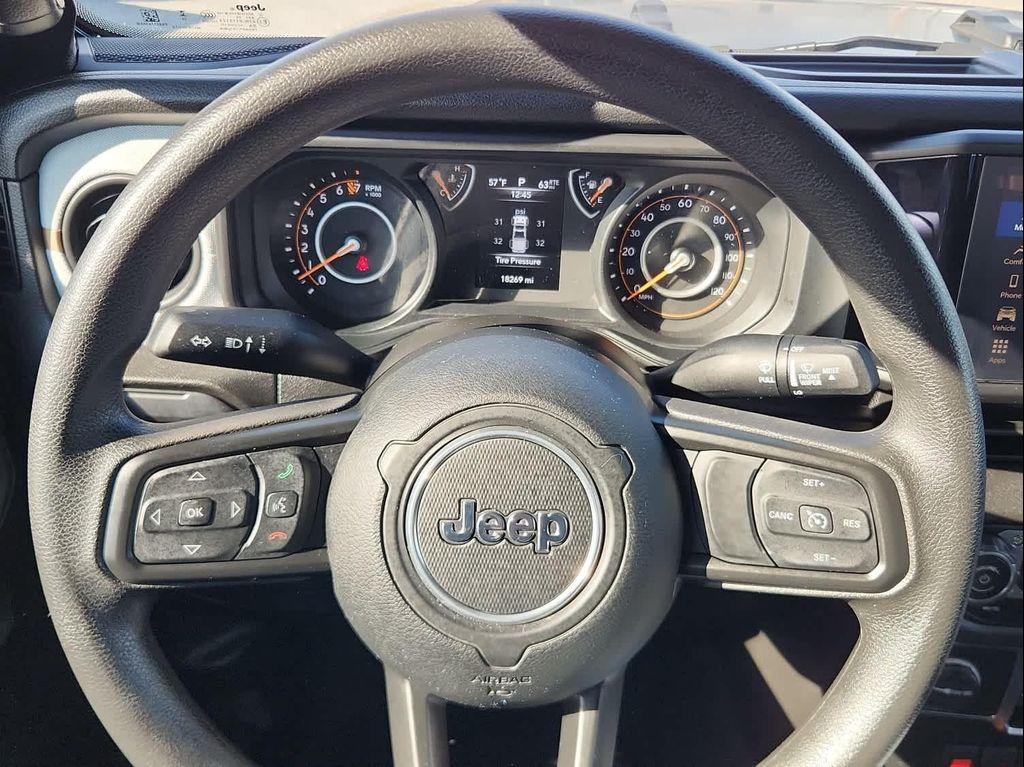 used 2025 Jeep Gladiator car, priced at $34,987
